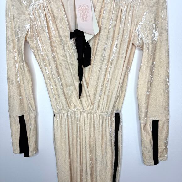 Free People We Are HAH Jump On It Velvet Jumpsuit In Almond Milk Size Small New - Picture 5 of 16